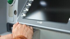 Пополнить счёт через банкомат другого банка можно будет с помощью СБП