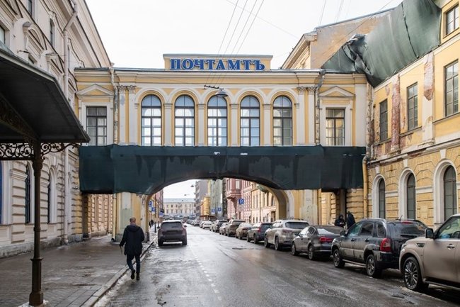 На продажу выставлено историческое здание в центре Санкт-Петербурга