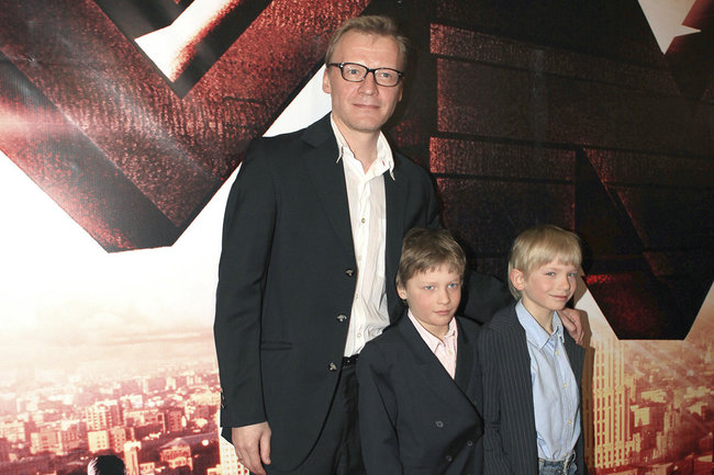 Алексей Серебряков с сыновьями Степаном и Данилой