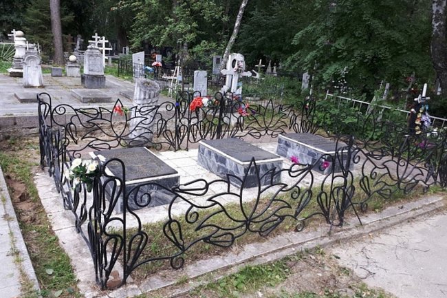 Могилы декабристов отреставрируют на старинном кладбище в Тобольске