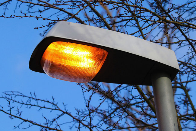 В 10 населенных пунктах Кировской области вдоль дорог установят новые световые опоры