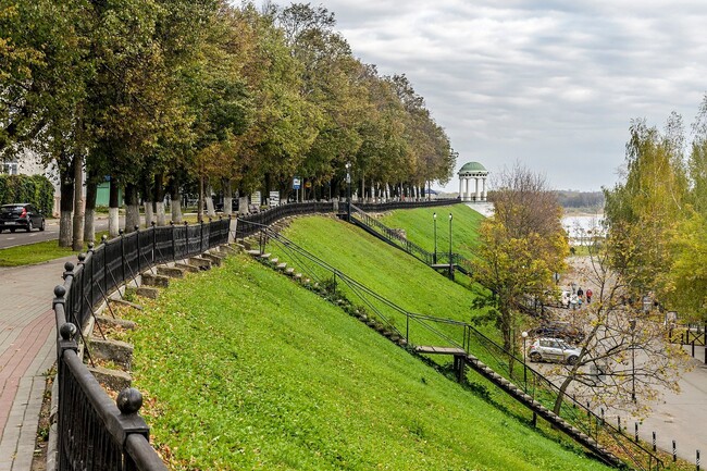 Ярославль Стрелка. Тематическая фотография города.
