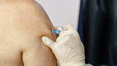 Врач озвучил список прививок, обязательных для людей старше 60 лет