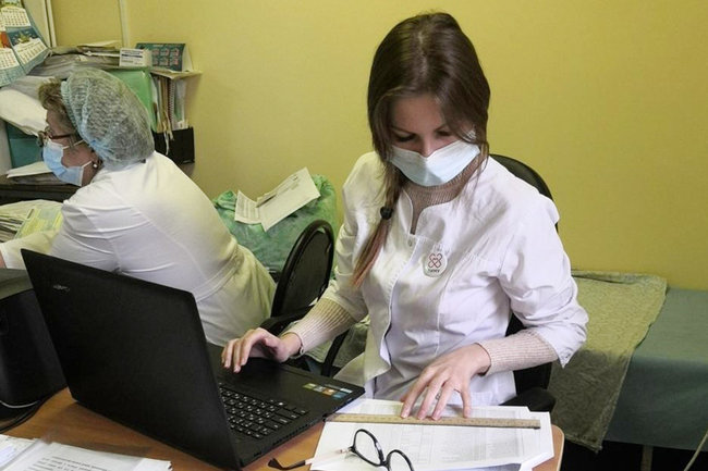 В больницы Хабаровского края вышли на работу более 700 студентов-медиков