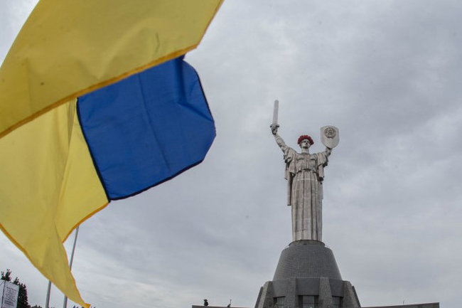 Насильственная украинизация толкает регионы Незалежной в объятия России