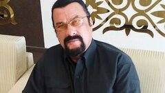 Стивен Сигал стал изучать материал на роль актера в бурятском сериале