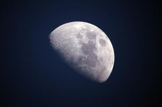 «Роскосмос» предложил обустроить ядерный реактор на Луне