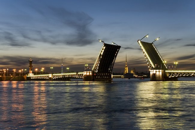 Первые плавучие гостиницы в Санкт-Петербурге появятся весной следующего года