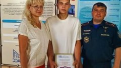 Подросток спас женщину с ребенком из пылающего дома: новости России 9 июля