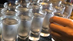 Определена самая опасная закуска к водке