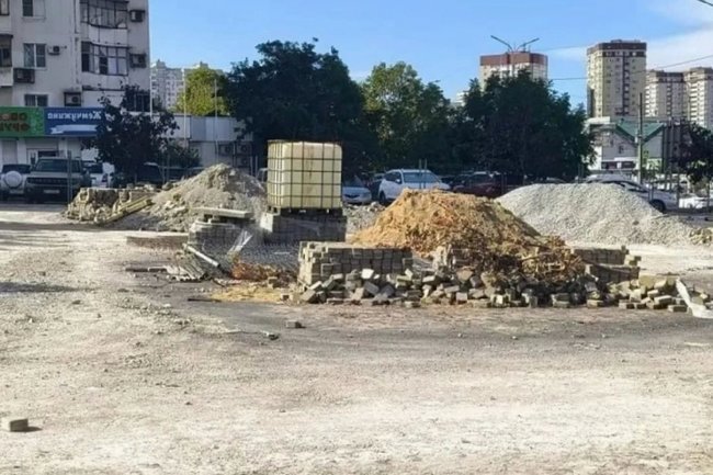 Сроки задержки повторились в четвертый раз: подрядчик не успел завершить научную детскую площадку в Новороссийске к 1 сентября
