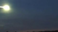 Части метеорита, замеченного в небе над Москвой, упали в районе трассы на Петербург