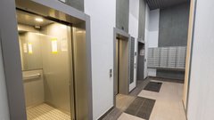 Обитатели ЖК комфорт-класса в Подмосковье выразили недовольство из-за лифта с двумя рабочими кнопками