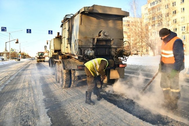 Активно продолжаются ямочный ремонт и грейдирование дорог по всем районам Иркутска