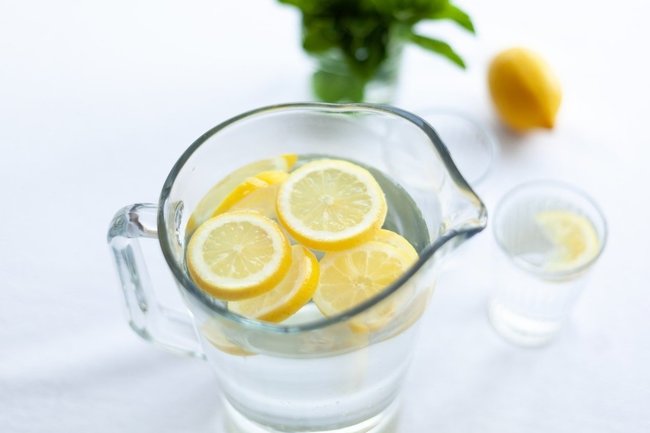 Вода с лимоном, домашний лимонад