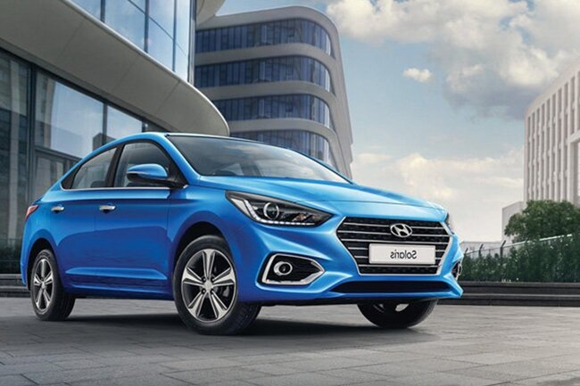 Автомобиль Hyundai. Архивная тематическая фотография, не предприятие в Индии.
