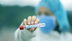Эпидемиолог оценила риск ввода коронавирусных ограничений в России