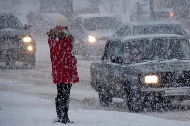 В Ростовской области из-за снегопада ограничено движение транспорта на трех трассах