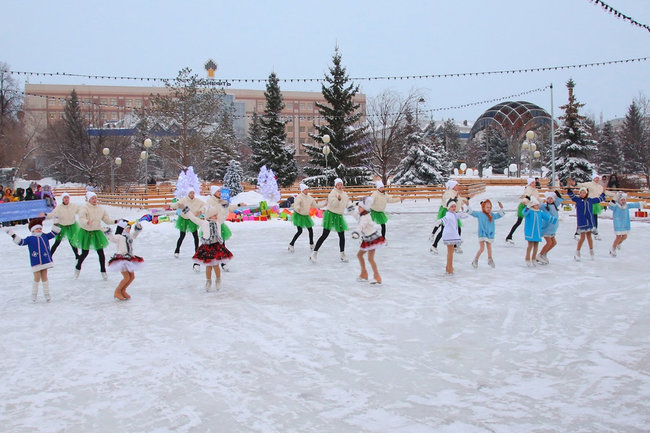 На Цветном бульваре в Тюмени открылся «Улетный каток»