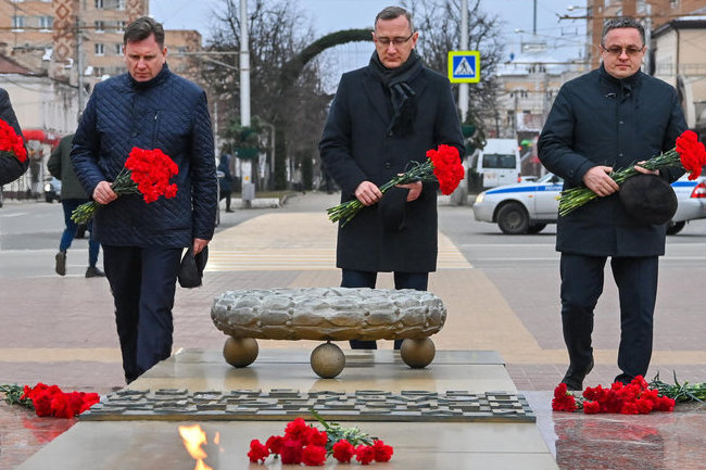 Губернатор Калужской области Владислав Шапша почтил память павших воинов