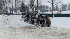 Автобус с людьми перевернулся в Нижегородской области