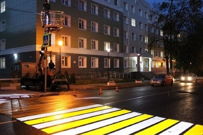 В Воронеже оборудовали 5 светящихся пешеходных переходов