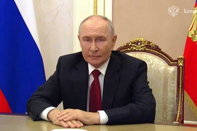 Путин проголосовал онлайн на выборах в Государственную думу