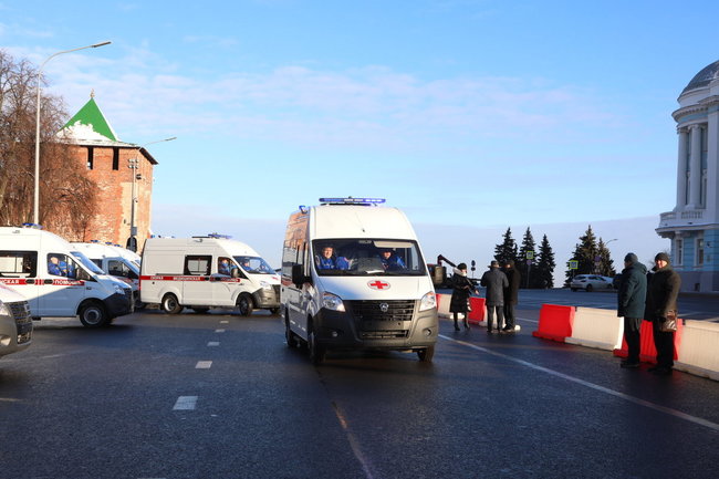 Губернатор Глеб Никитин передал медучреждениям новые машины скорой помощи