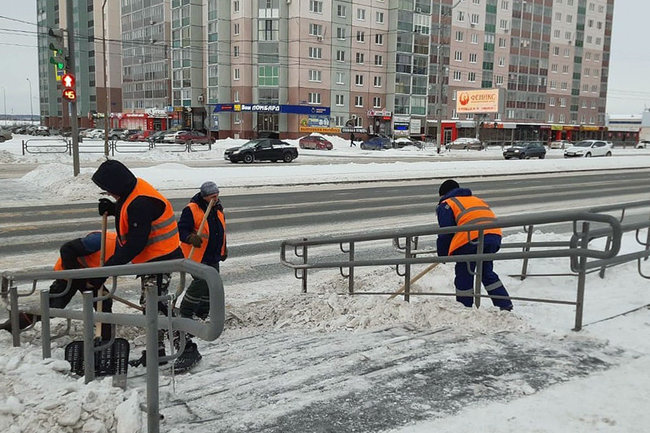 В Ульяновске продолжается уборка снега