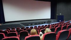 Российское кино не привлекло массового зрителя в кинотеатры на майские праздники