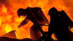 Эвакуация людей с территории бывшего завода Volkswagen в Калуге