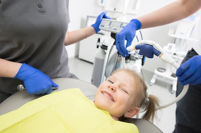 В Нижневартовскую детскую стоматологию привезли новую технику