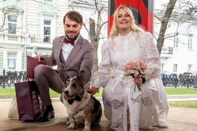 Татьяна и Кирилл решили отпраздновать один из самых значимых дней с любимыми питомцами.