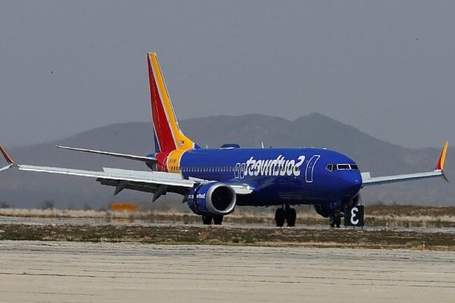 В США Boeing 737 перед приземлением опасно сблизился с водой