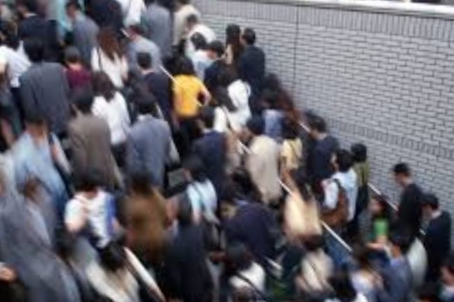 мигранты / толпа