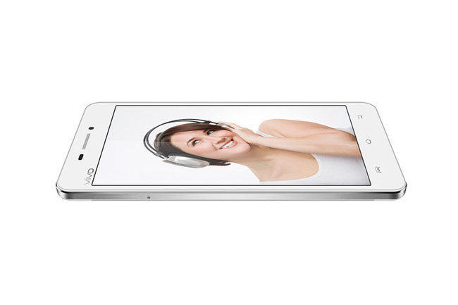 Смартфон world. Ультратонкие смартфоны. Vivo x3. Fly tornado 4516. N5 смартфон.