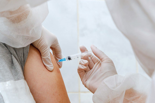 В Оренбурге закрывают пункты вакцинации от коронавируса в ТЦ