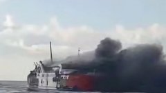 Пожар на пароме с сотней пассажиров у берегов Бали