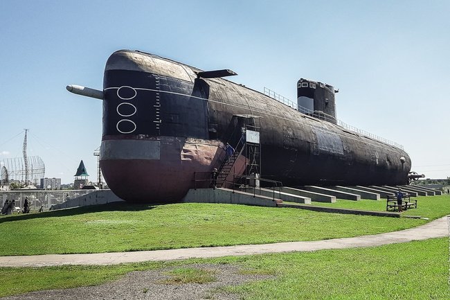 Советская подводная лодка всплыла в степях Поволжья