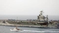 ВС США сообщили о прохождении торговых судов через Ормузский пролив