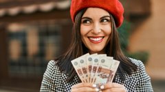 Почти половина женщин в России имеет более высокий доход, чем их партнеры