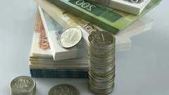 Жители Вологды рассказали, на что копят деньги