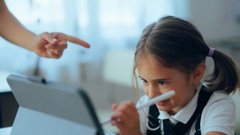 С 1 сентября 2027 года в российских школах могут ввести оценку за поведение