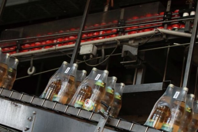 Линия по производству на заводе Аквалайф в Черноголовке Московской области - РИА Новости, 1920, 02.04.2026