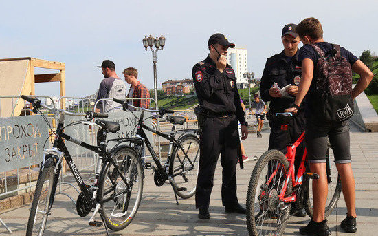 В Тюмени начали работать полицейские велопатрули