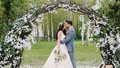 Сургутским молодожёнам предлагают устроить свадьбу на берегу реки