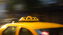 Водители такси отказываются работать из-за нехватки топлива