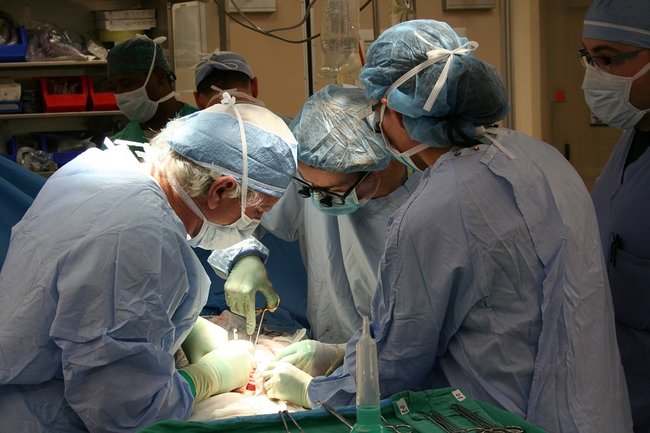 Хирурги за работой