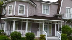 Российский путешественник объяснил, почему в США не популярны заборы у домов