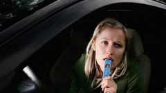 МВД предложило проверять водителей на наркотики по слюне